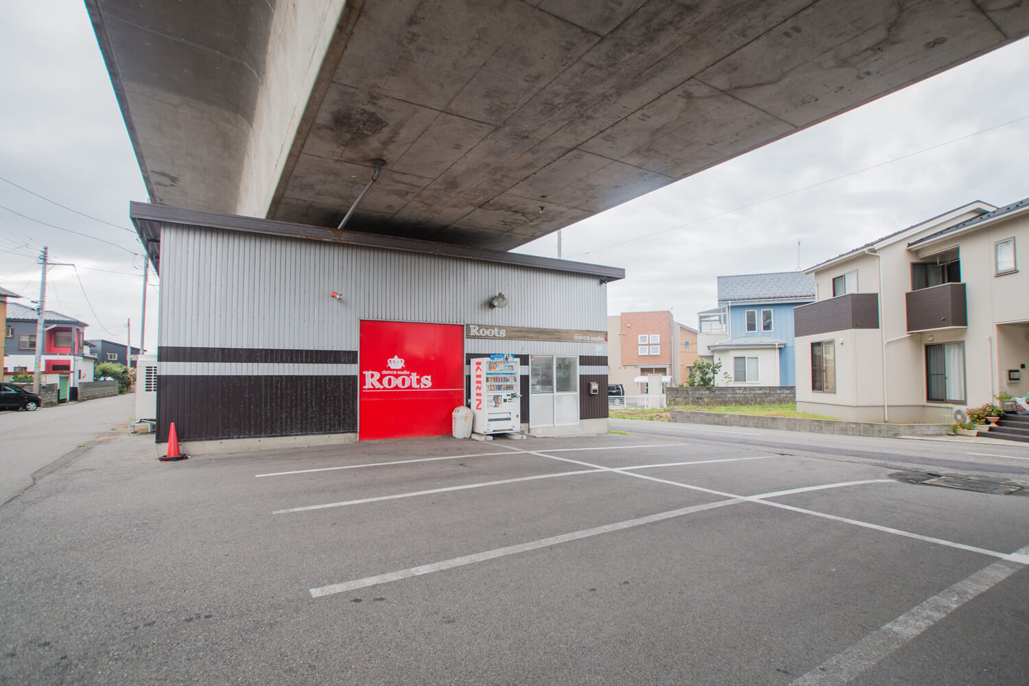 Dance Studio Roots 駐車場