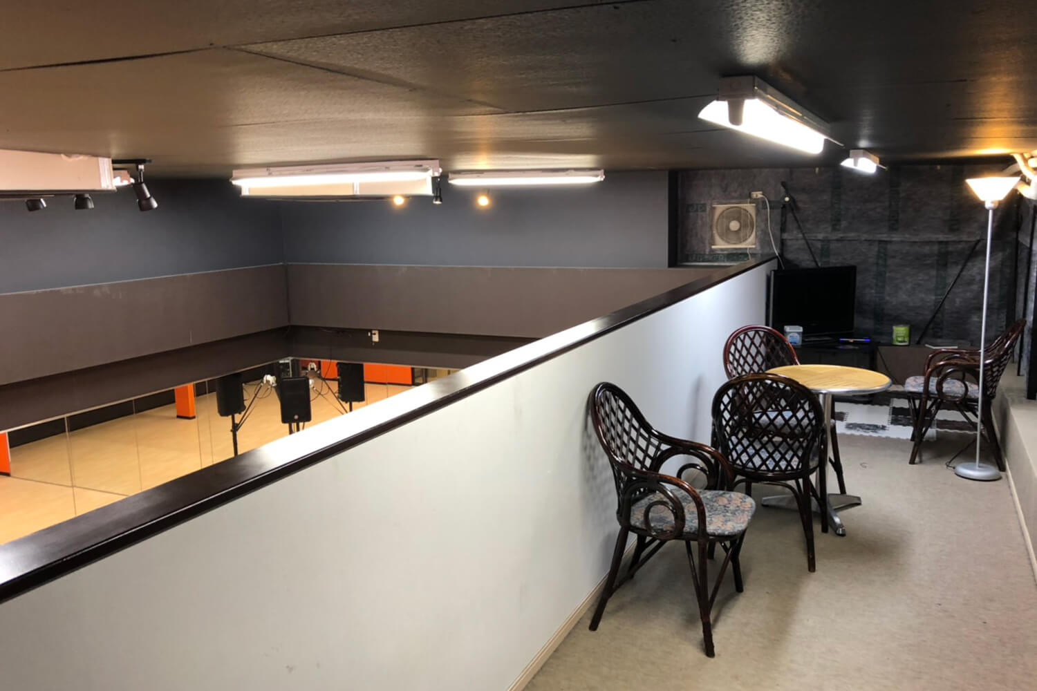 Dance Studio Roots 保護者閲覧席